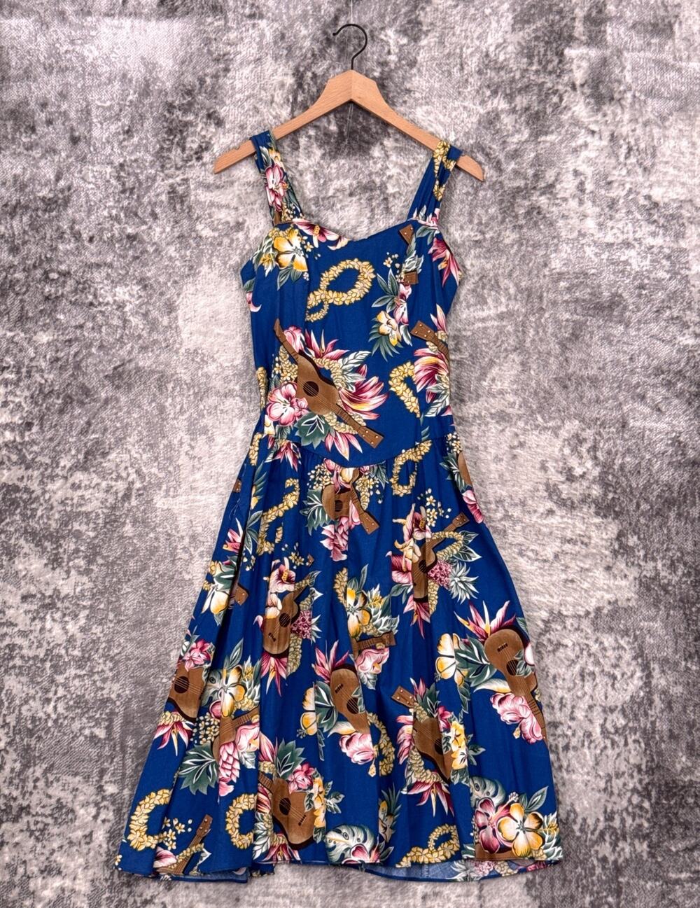 Vintage Hilo Hattie Hawaiian Midi Dress Medium Womens Guitar Floral